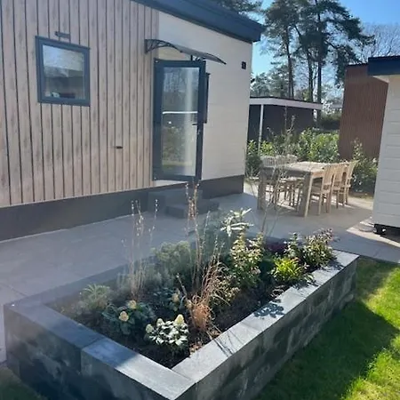 Modern Chalet, Family Oriented Near The Forest And