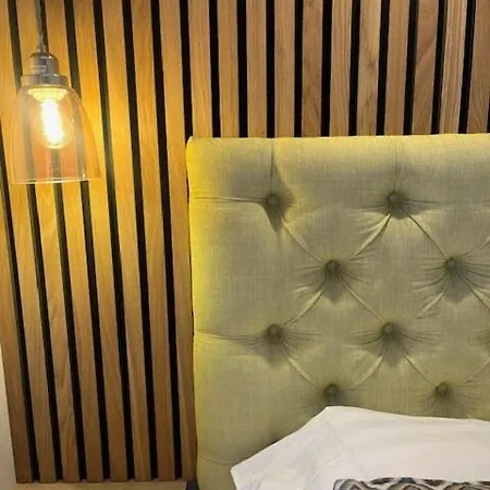 木屋 Modern Chalet, Family Oriented Near The Forest And