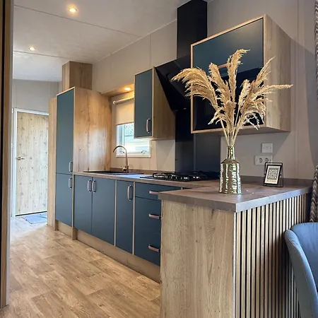Modern Chalet, Family Oriented Near The Forest And 木屋 *