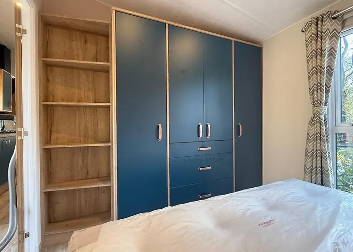 Modern Chalet, Family Oriented Near The Forest And