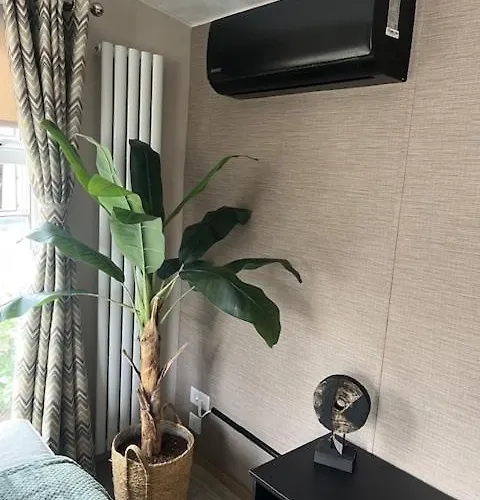 Domek alpejski Modern Chalet, Family Oriented Near The Forest And *