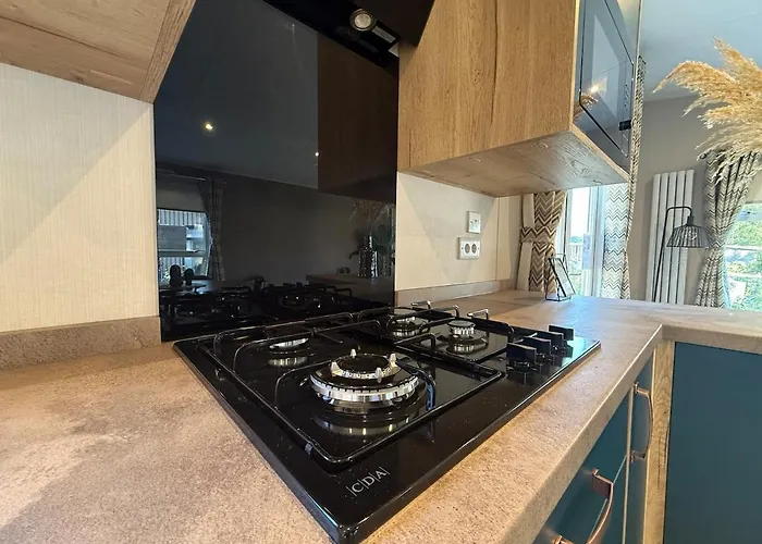 Domek alpejski Modern Chalet, Family Oriented Near The Forest And *