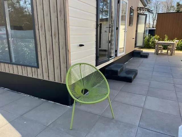 Modern Chalet, Family Oriented Near The Forest And