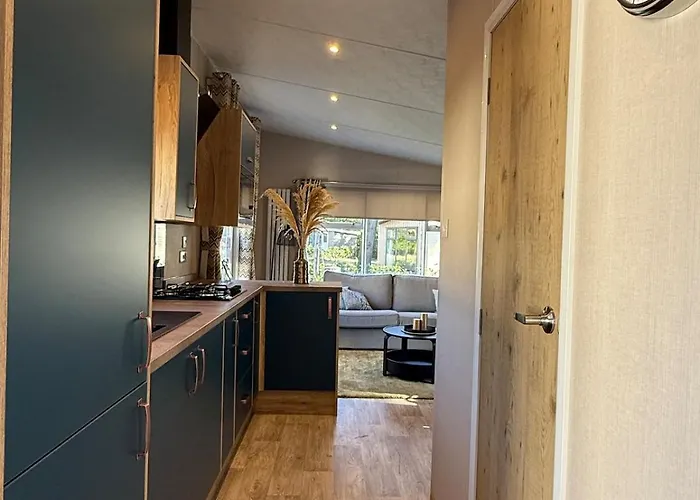 Modern Chalet, Family Oriented Near The Forest And *