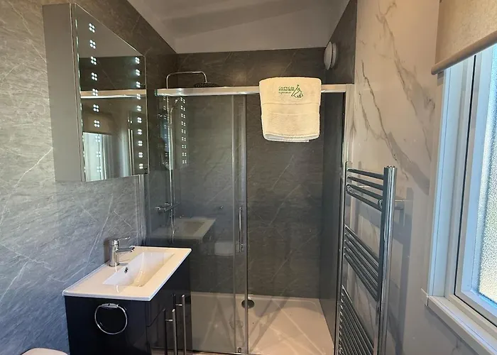 Modern Chalet, Family Oriented Near The Forest And