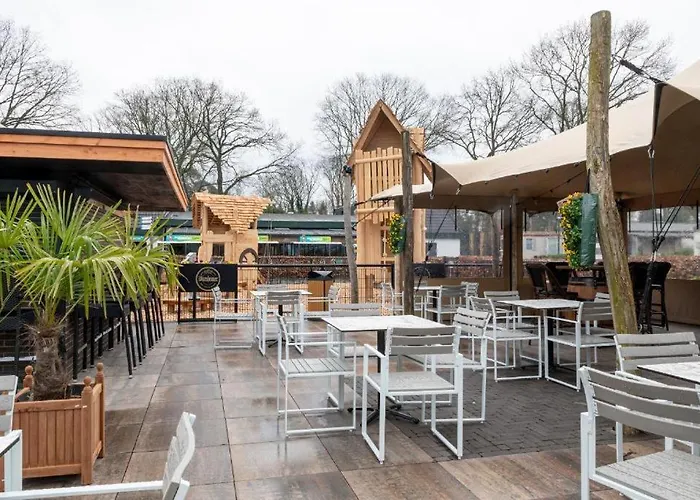 Modern Chalet, Family Oriented Near The Forest And Domek alpejski Harderwijk