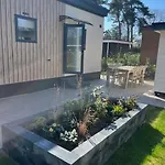 Modern Chalet, Family Oriented Near The Forest And