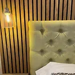 Domek alpejski Modern Chalet, Family Oriented Near The Forest And