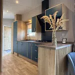 Modern Chalet, Family Oriented Near The Forest And Domek alpejski *