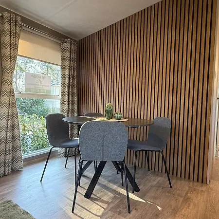 Domek alpejski Modern Chalet, Family Oriented Near The Forest And *